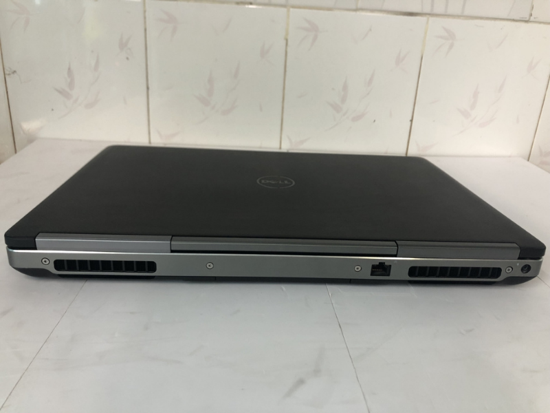 Laptop cũ Dell Precision 7710 core i7
